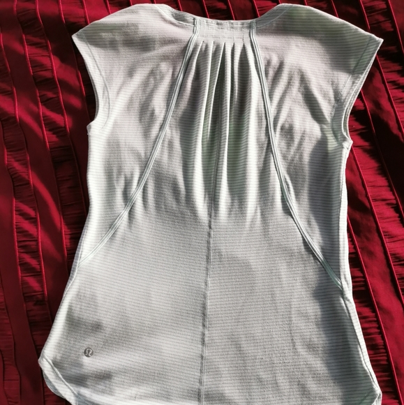 Lululemon - Track Tee - Picture 10 of 11